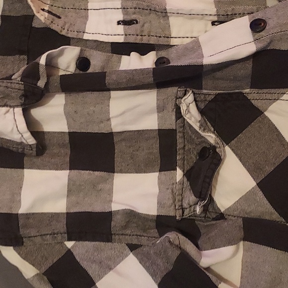 Arizona Jeans Flannel Top - Picture 2 of 6